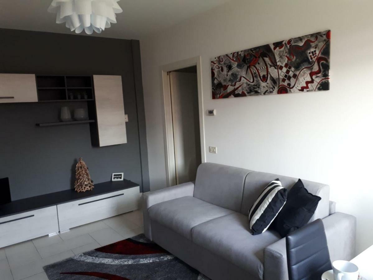 My Home Apartment Mira Exterior foto
